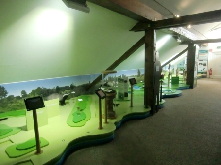 Xanten : Eyländer Weg, NaturForum Bislicher Insel, in den Räumen wird eine interaktive Dauerausstellung "AuenGeschichten" gezeigt.